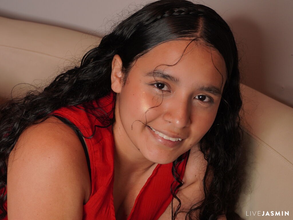 Browse MollyWhite live chat profile