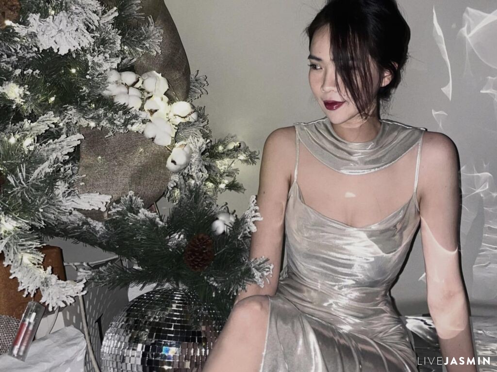 Browse MonicaMendozo live chat profile