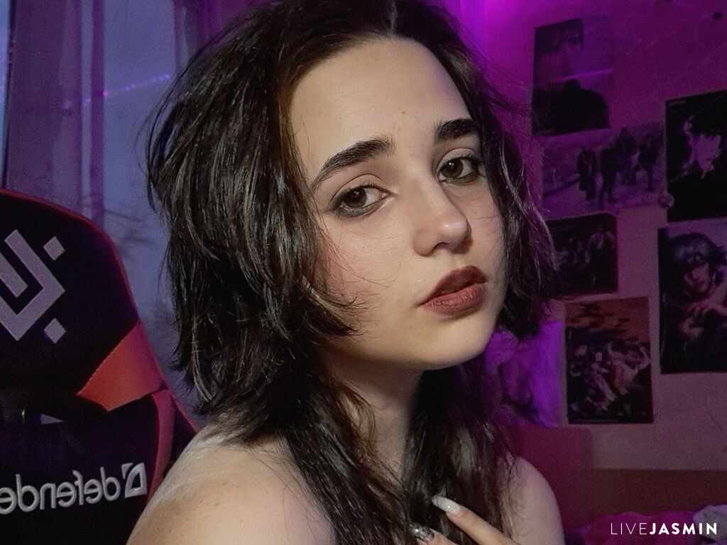 MozellLujano LiveJasmin model profile