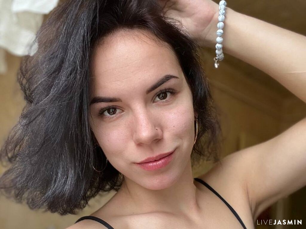 Browse NadeneWhisted live chat profile
