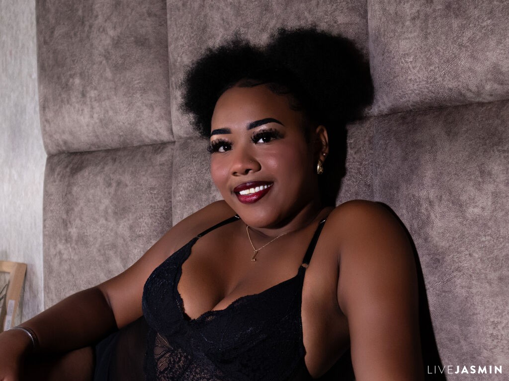 Browse NaiaSimpson live chat profile