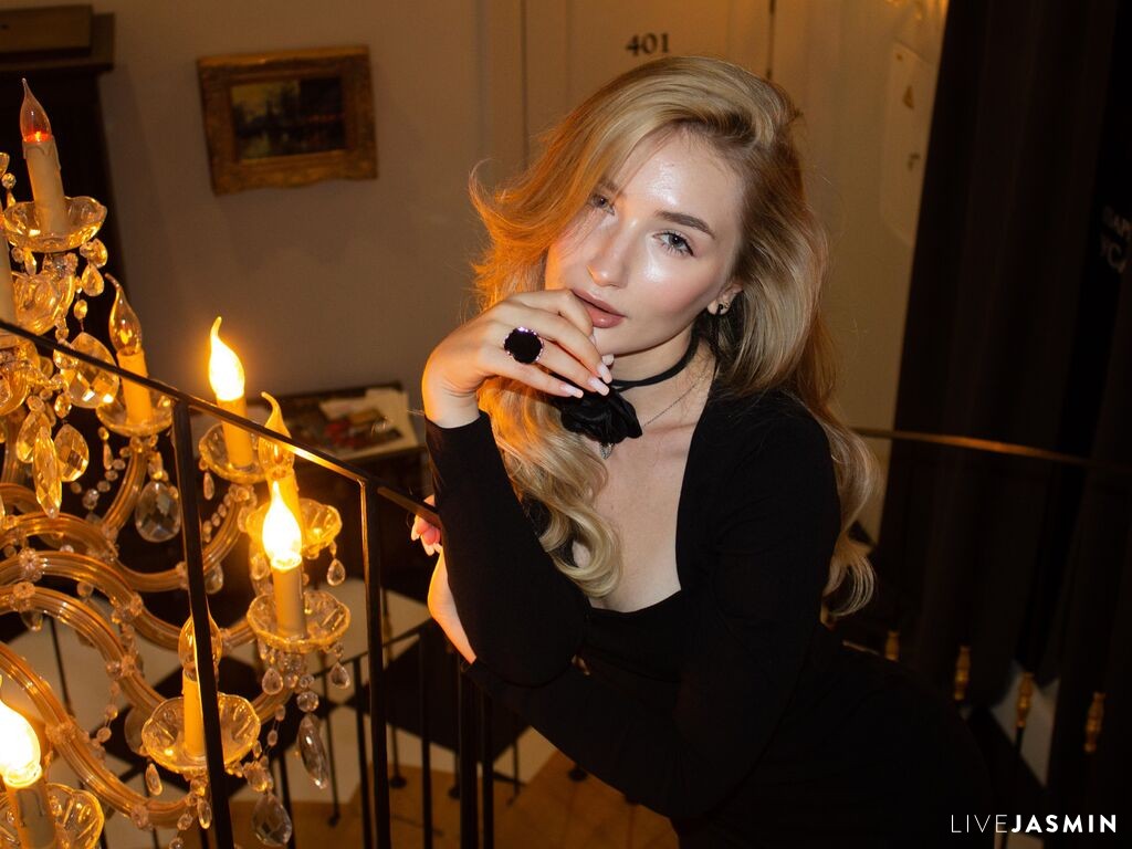 Live cam model NancyHill