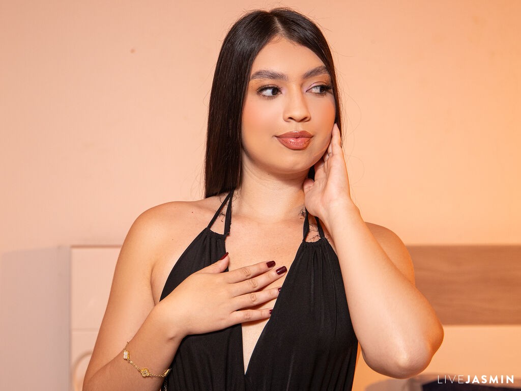 NaomiSanz LiveJasmin model profile