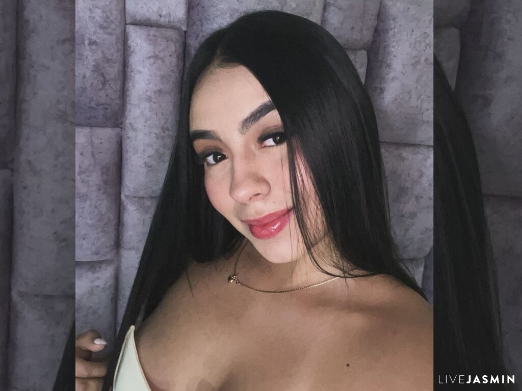 Browse NatallyHarris live chat profile