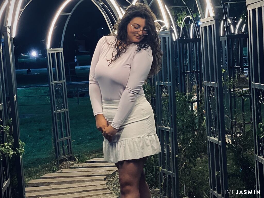 View NatashaOlive cam profile and live status