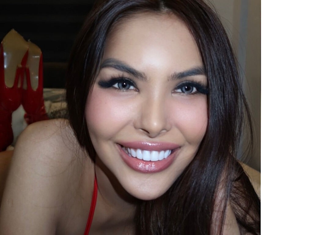 Naztashacruz LiveJasmin model profile