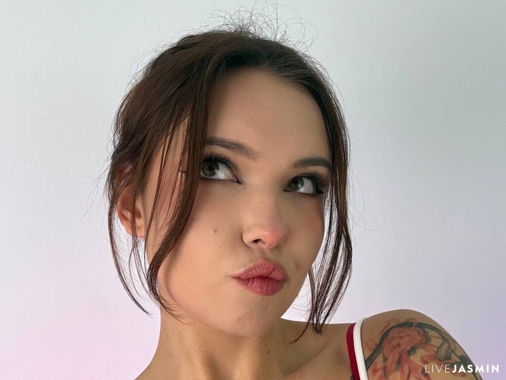 Featured LiveJasmin cam girl profile: NenaGehris