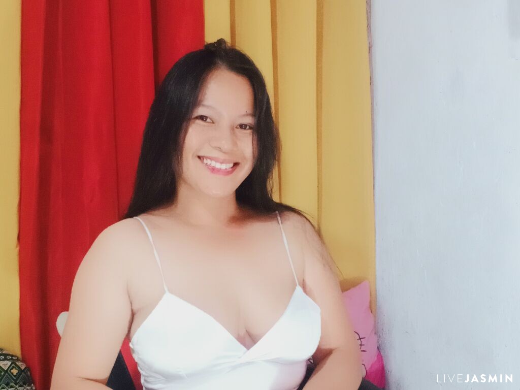 Live cam model NessanDison