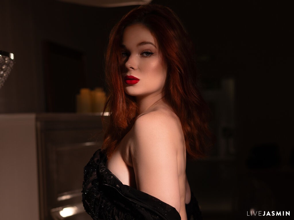 NikaMoyre LiveJasmin model profile