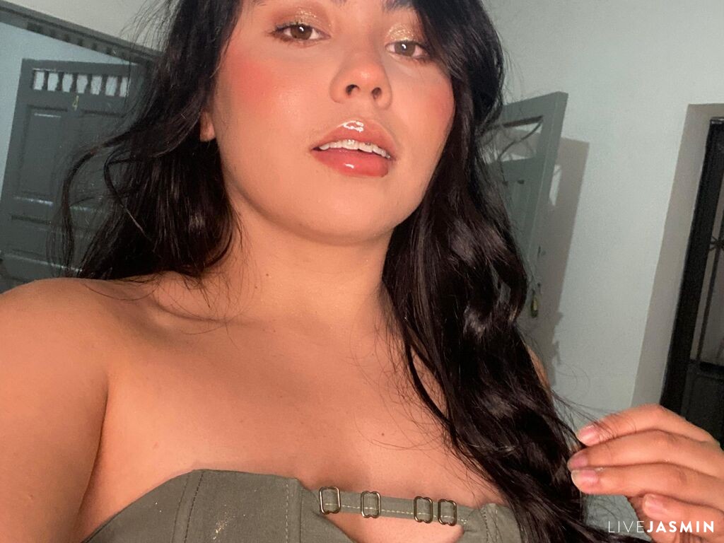 Browse NikkyBotero live chat profile