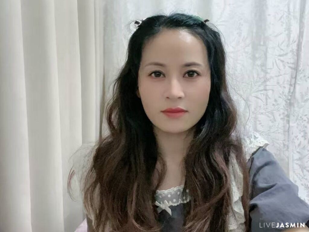 NovaElegance live cam girl profile