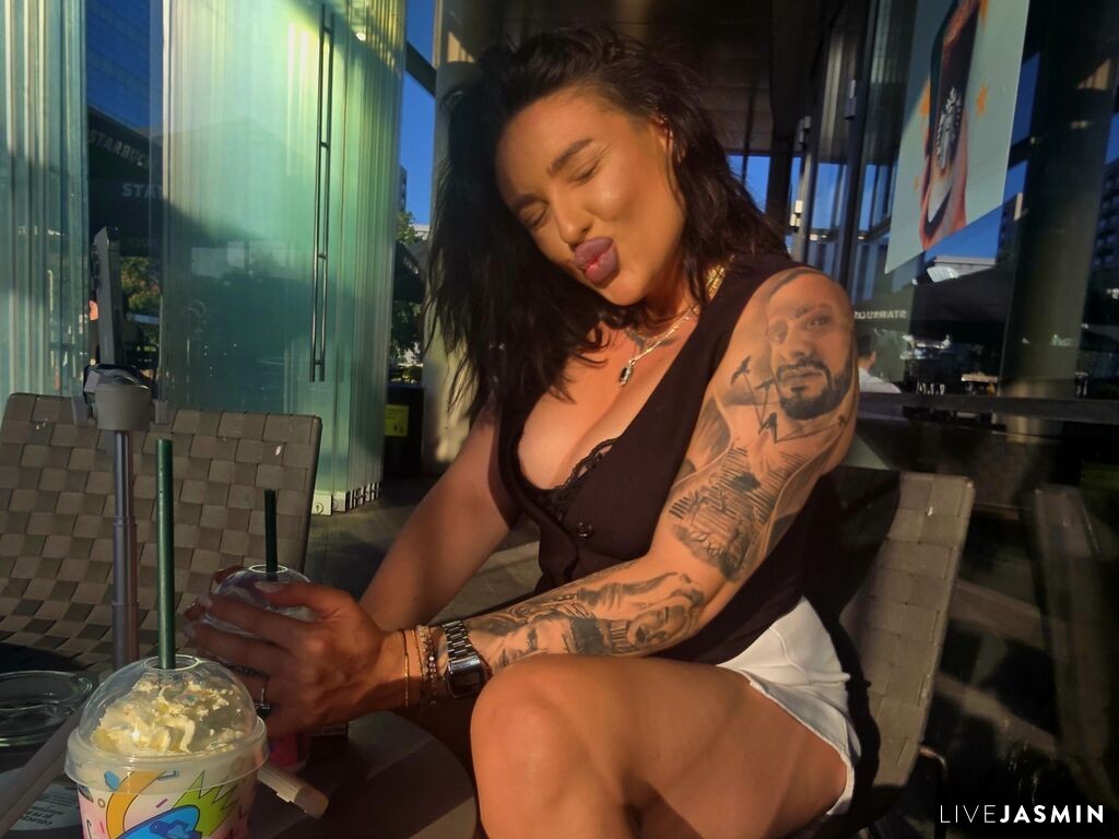 OksanaBloom LiveJasmin model profile
