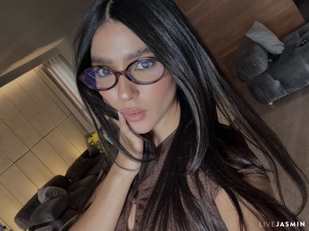 OliviaWorld live cam girl profile