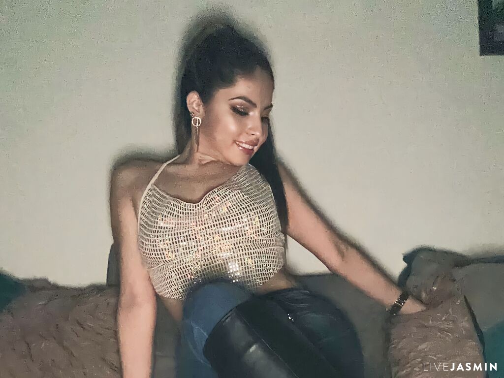 OrianaWishton LiveJasmin model profile