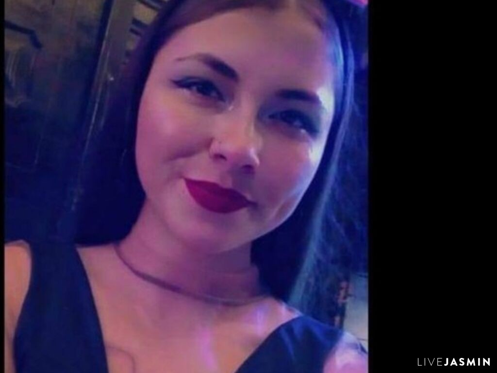 PauCardigan LiveJasmin model profile