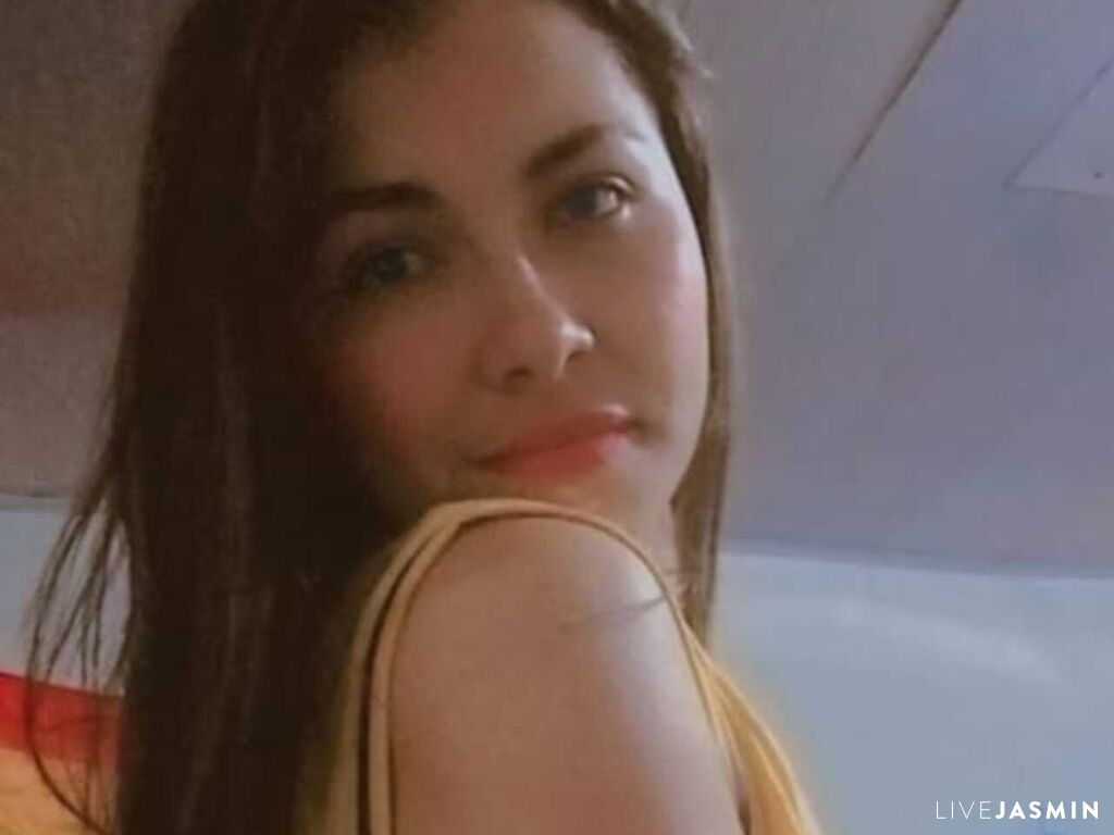 Browse PauWarren live chat profile