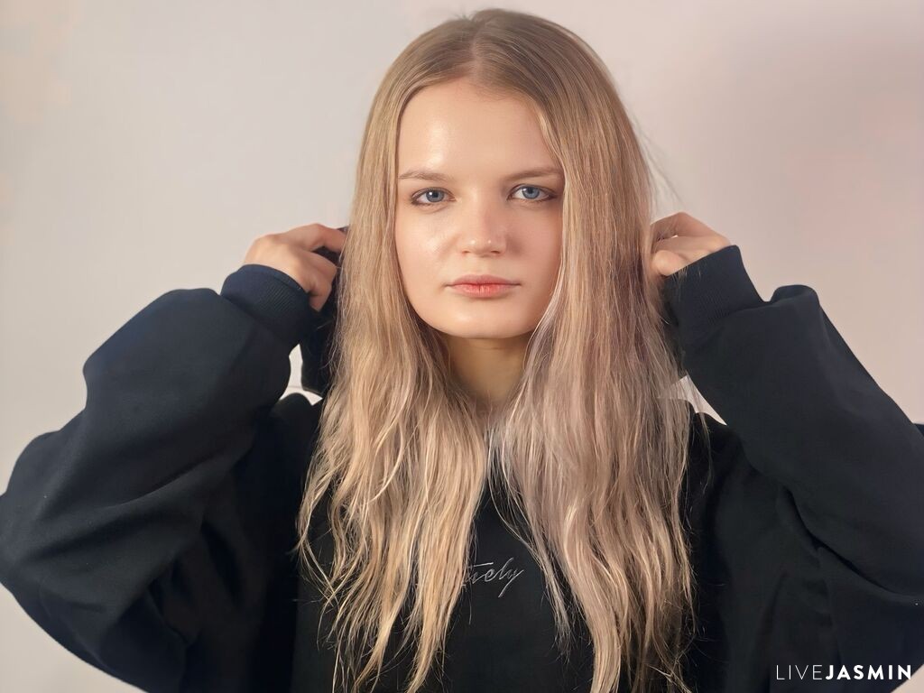 Live cam model PetrinaKoehl