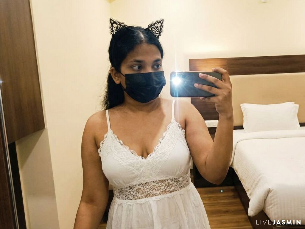 PratikaSharma LiveJasmin model profile