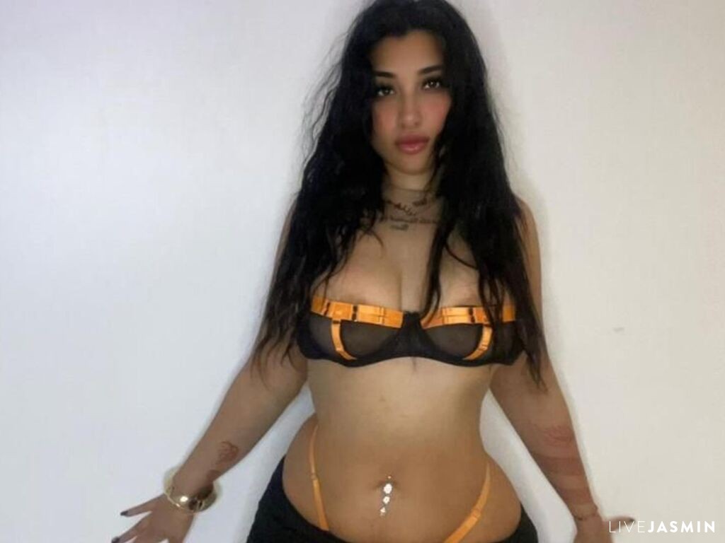 Queengiamaria LiveJasmin model profile