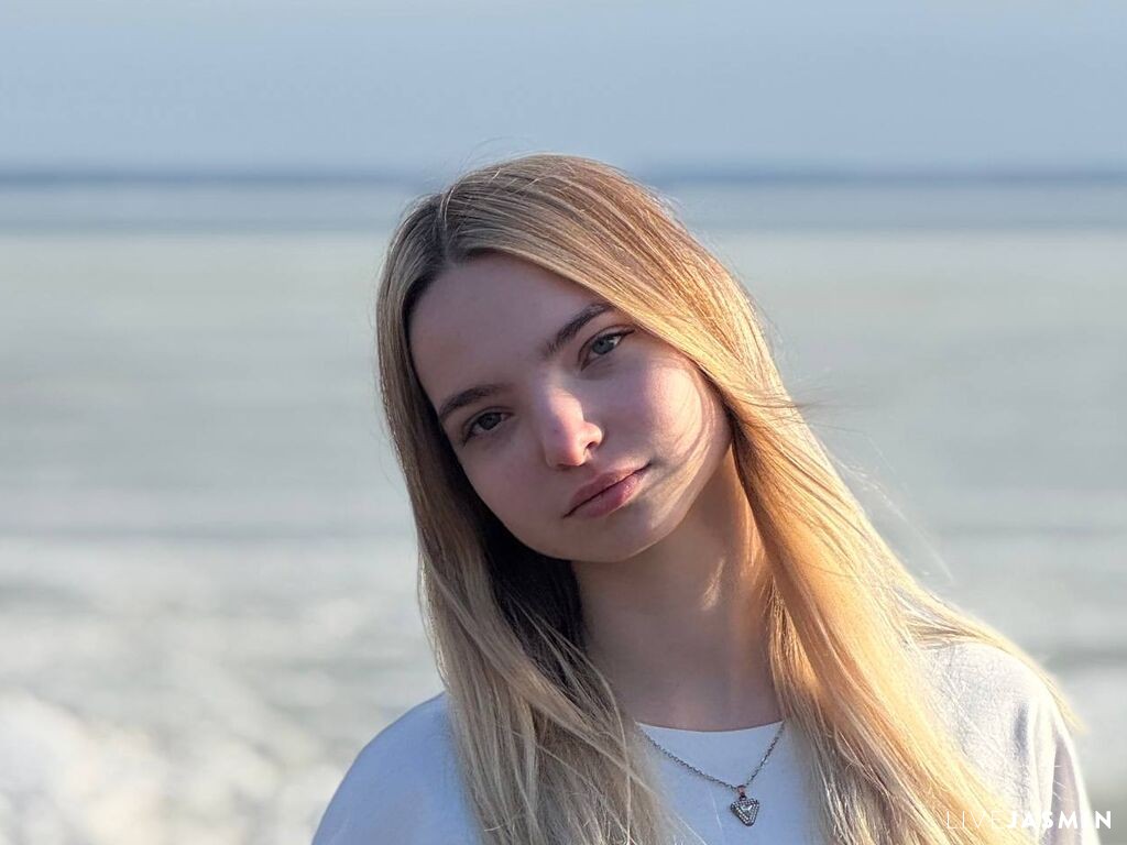 Live cam model RaguelMetenosky