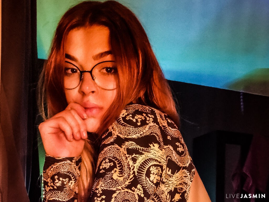 RavenDay LiveJasmin model profile