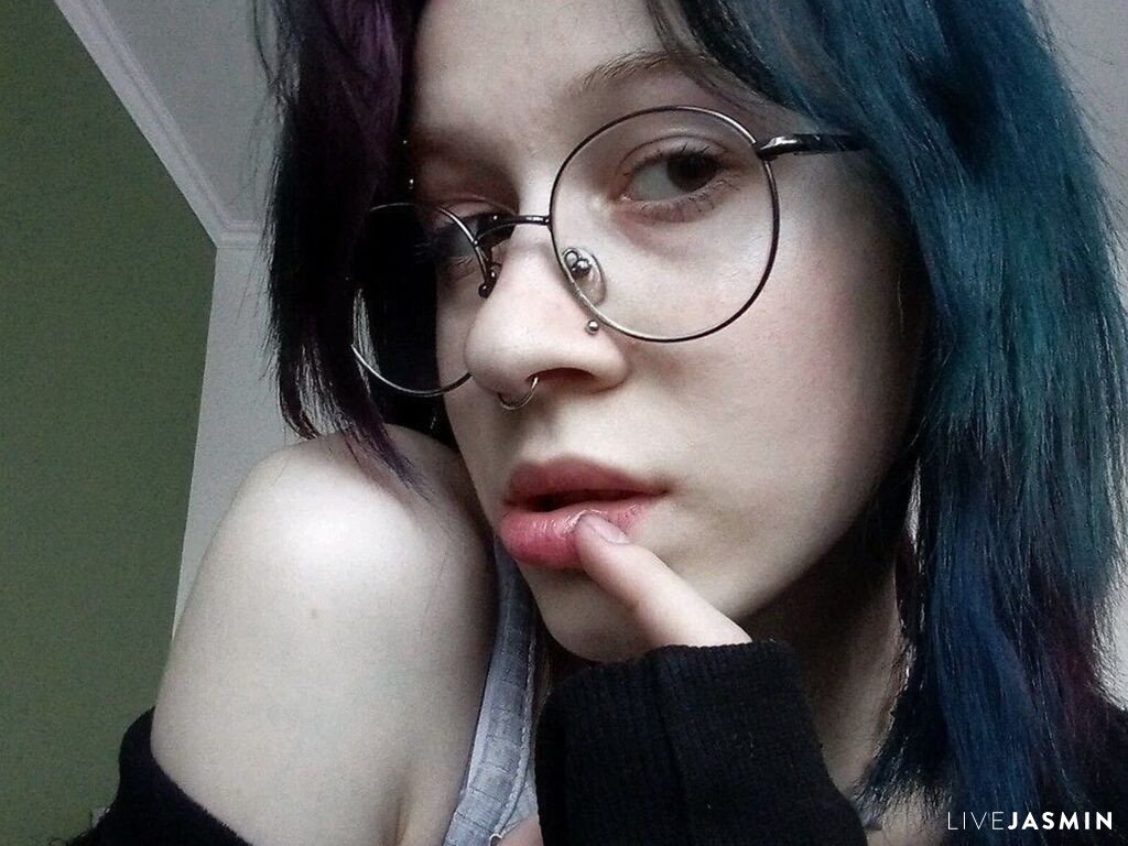 Browse RegenaPitcavage live chat profile