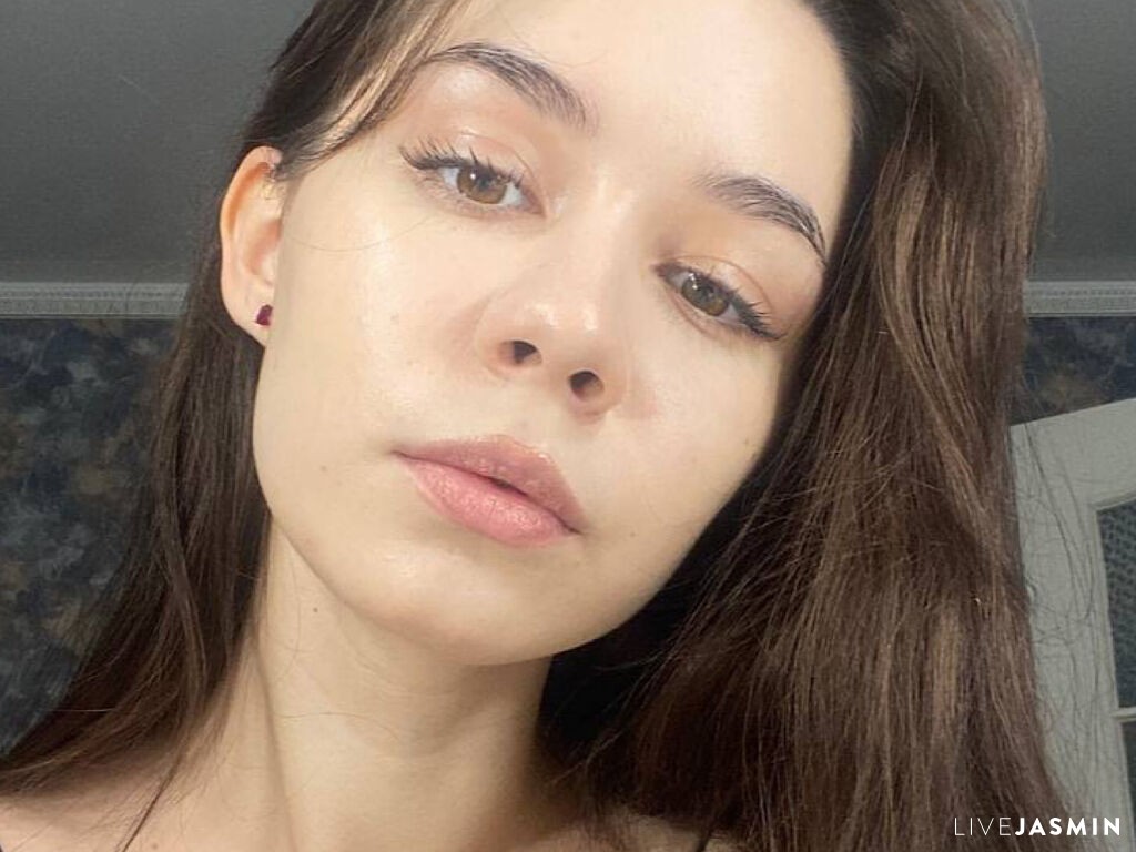 View ReginaFaist cam profile and live status