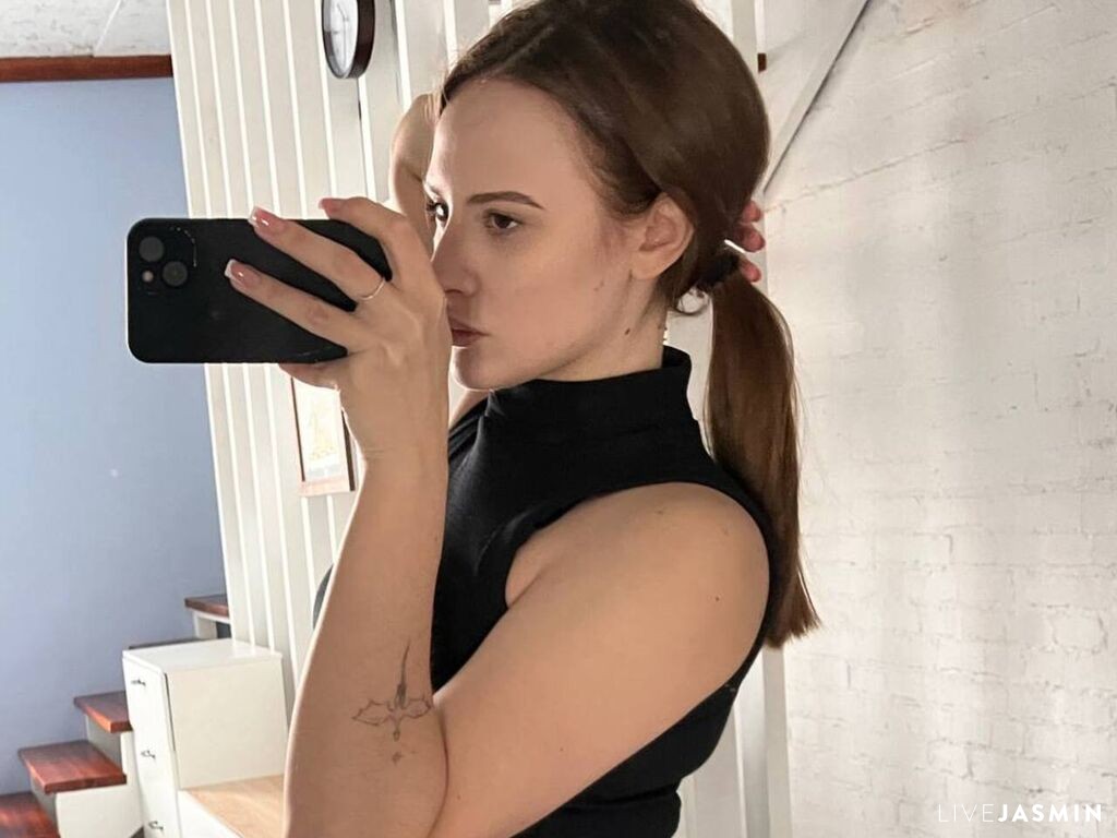 Live cam model RitaFlueck