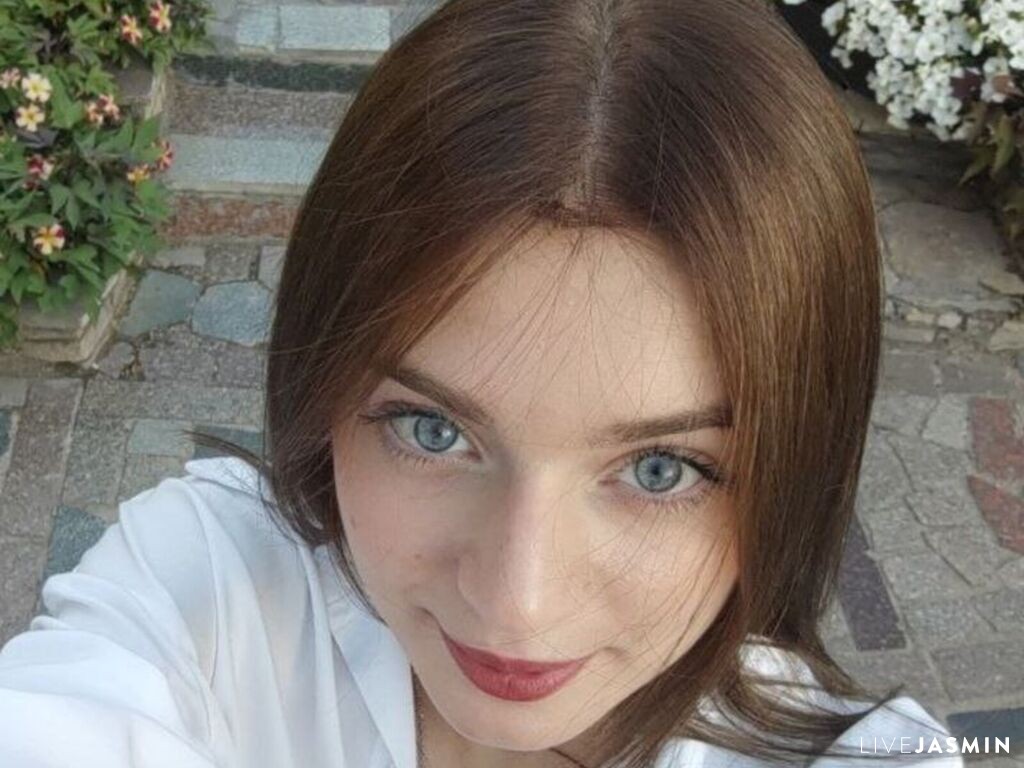 View RosaMunoz cam profile and live status