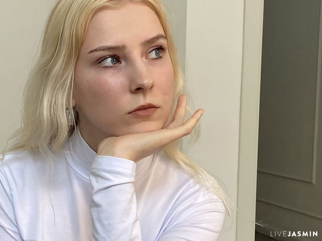 RosanaAllabaugh live cam girl profile