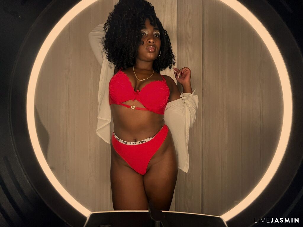 Browse RoseCarpoba live chat profile