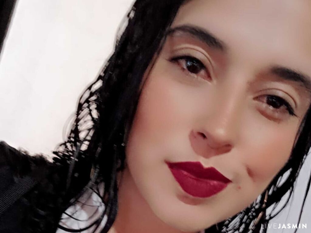 Live cam model RougeRusso