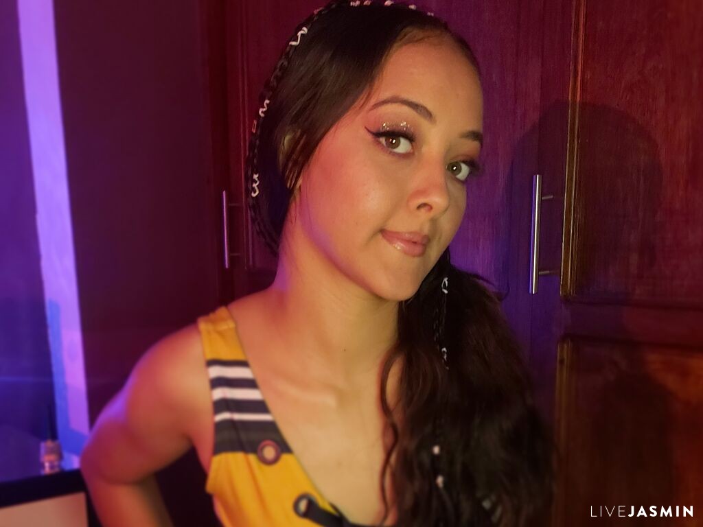 RouseJade LiveJasmin model profile