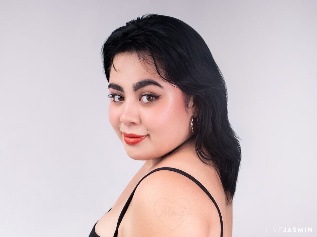 Browse RoxanaElegance live chat profile