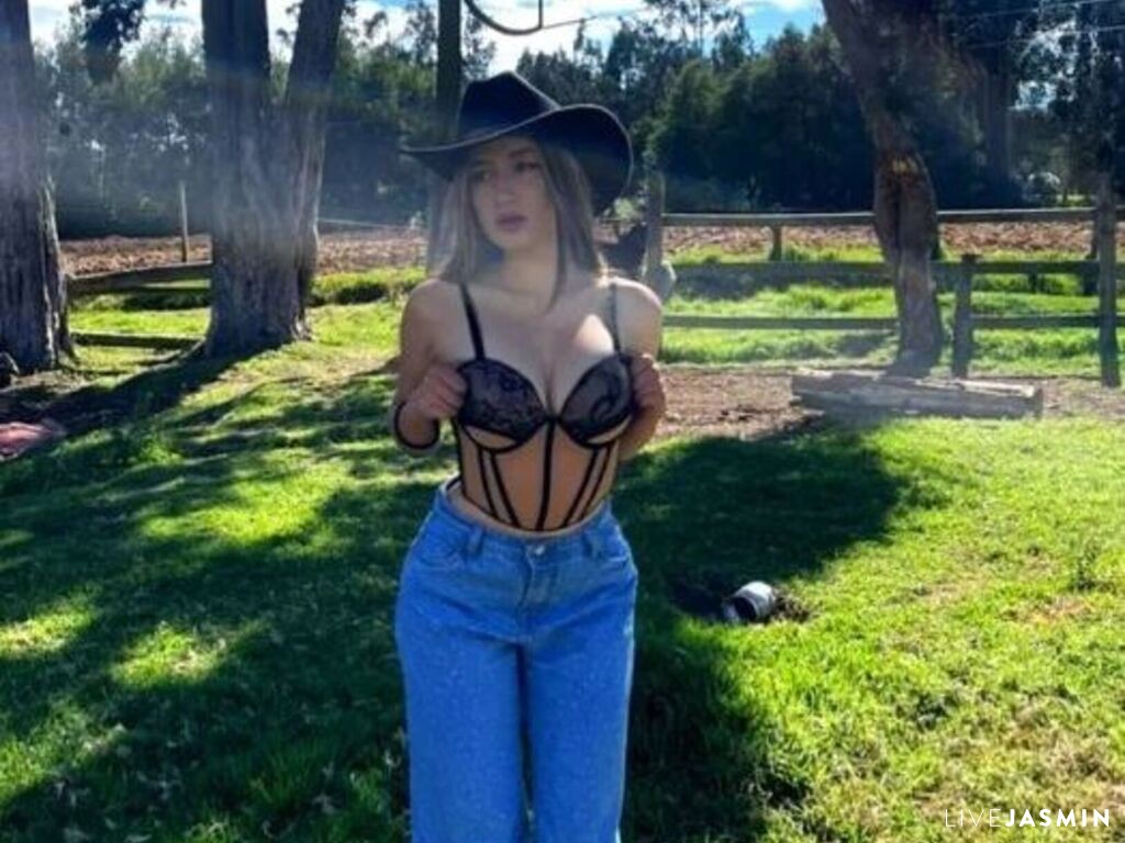 RubyRossey live cam girl profile
