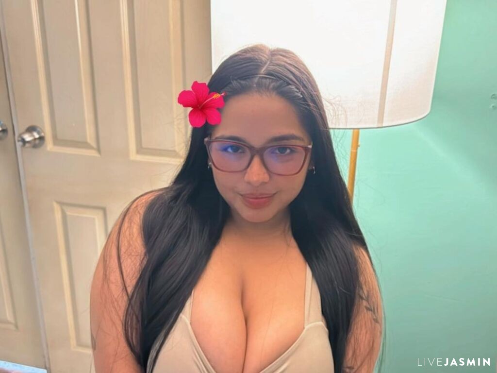 View SabrinaObregon cam profile and live status