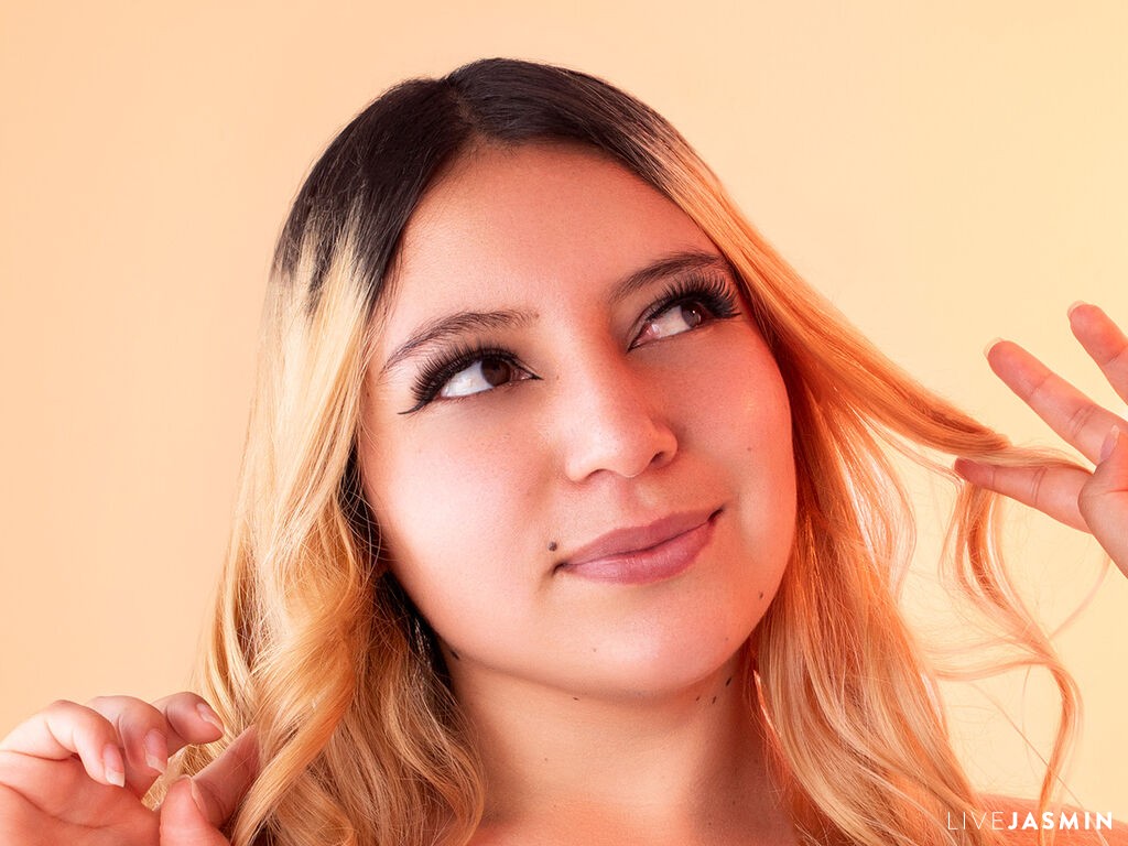 Featured LiveJasmin cam girl profile: SabrinaValmont