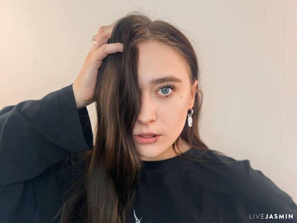 Live cam model SalinaFleurilus