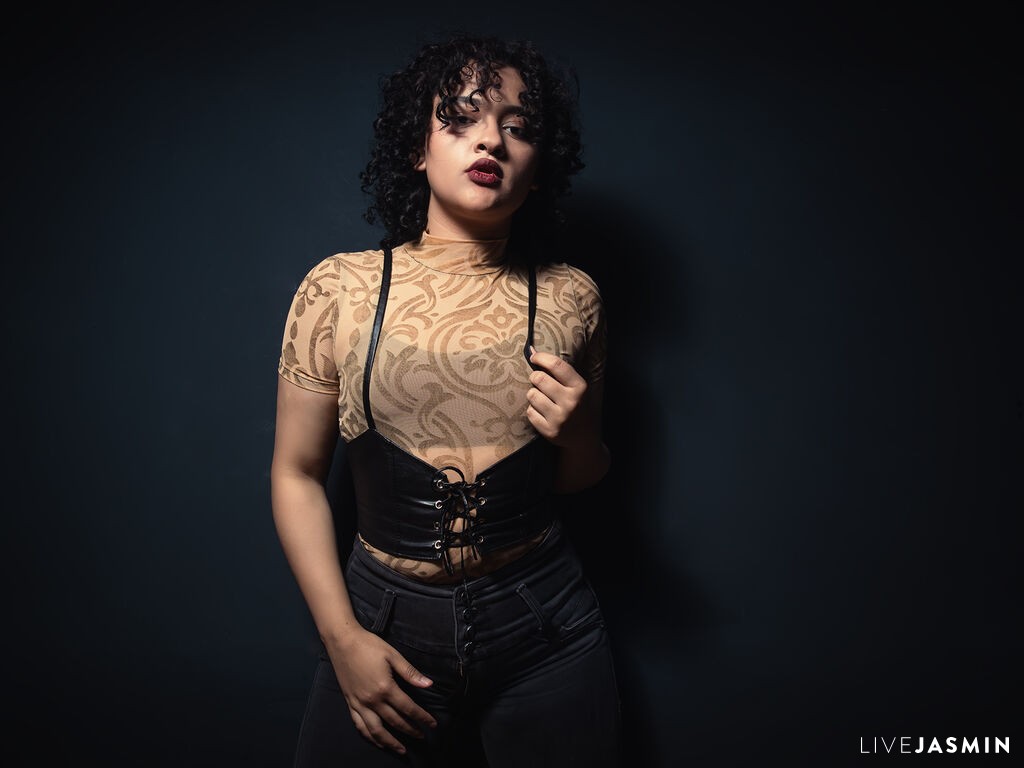 View SammyRox cam profile and live status