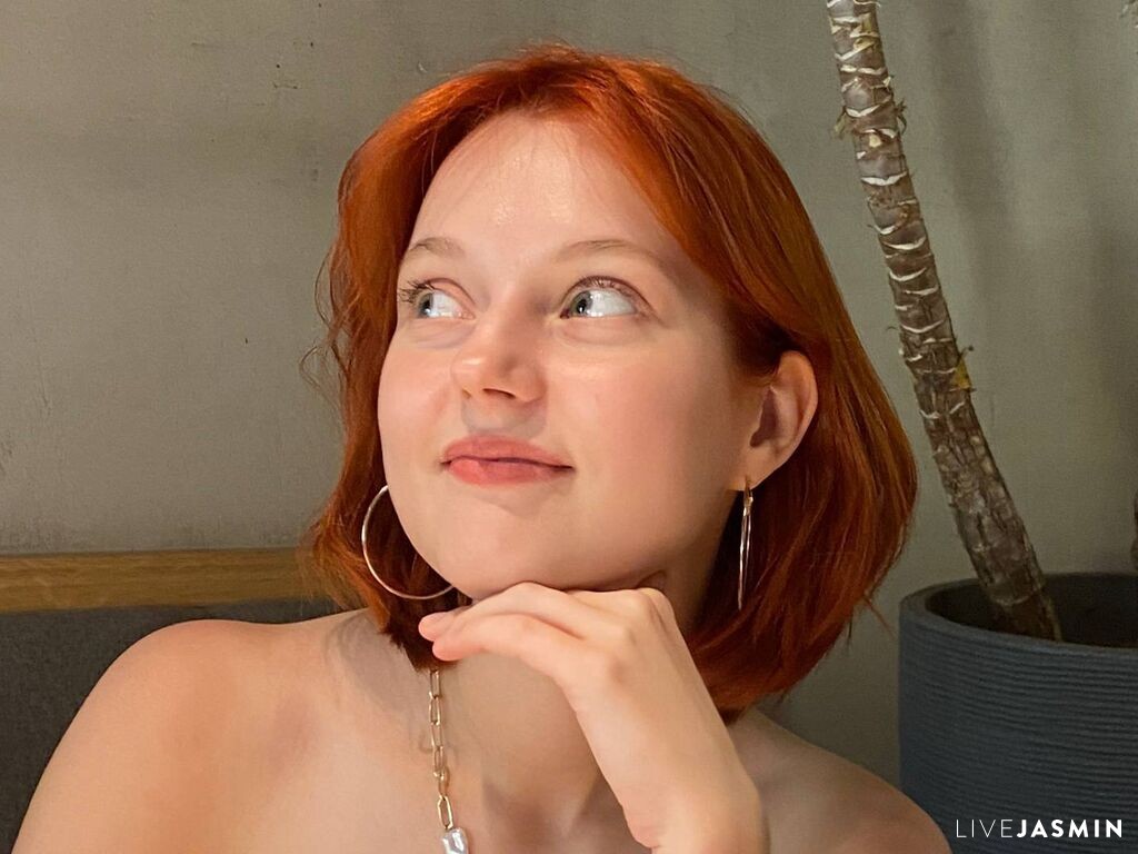 Live cam model SandaPiesco