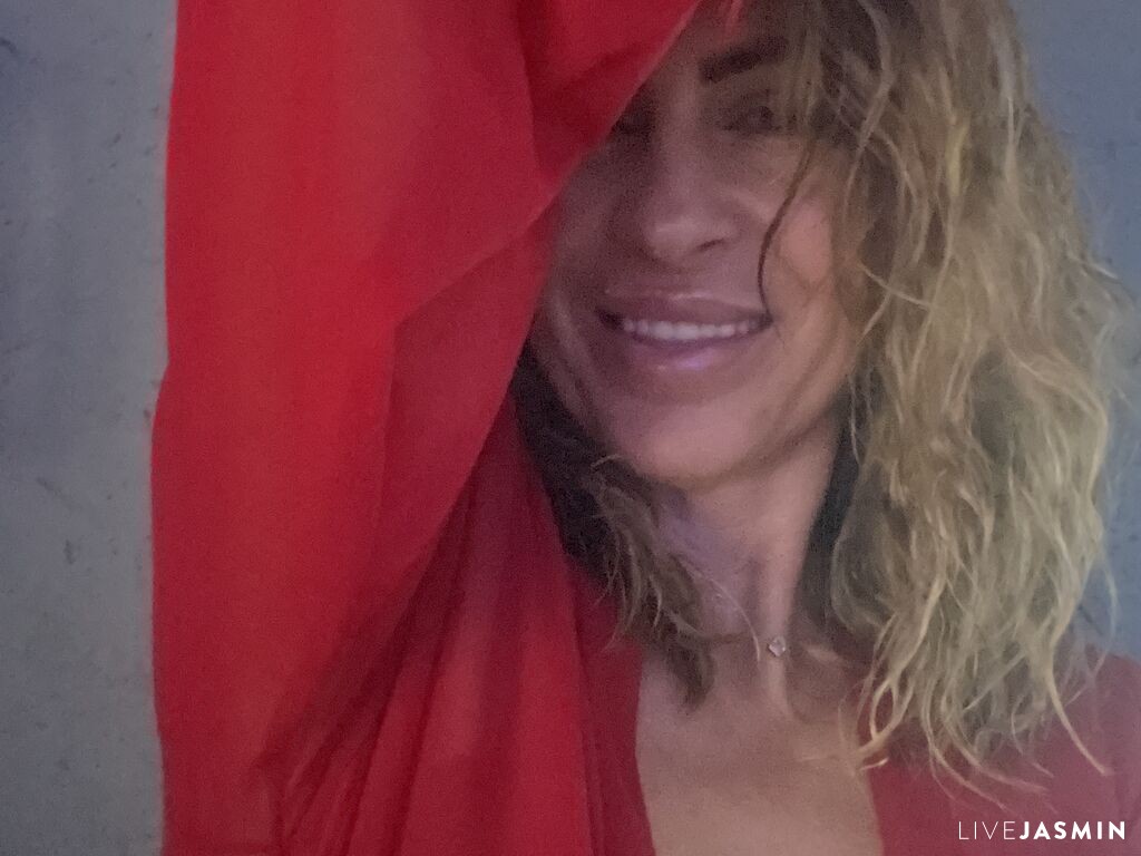 Live cam model SandraQuinsy