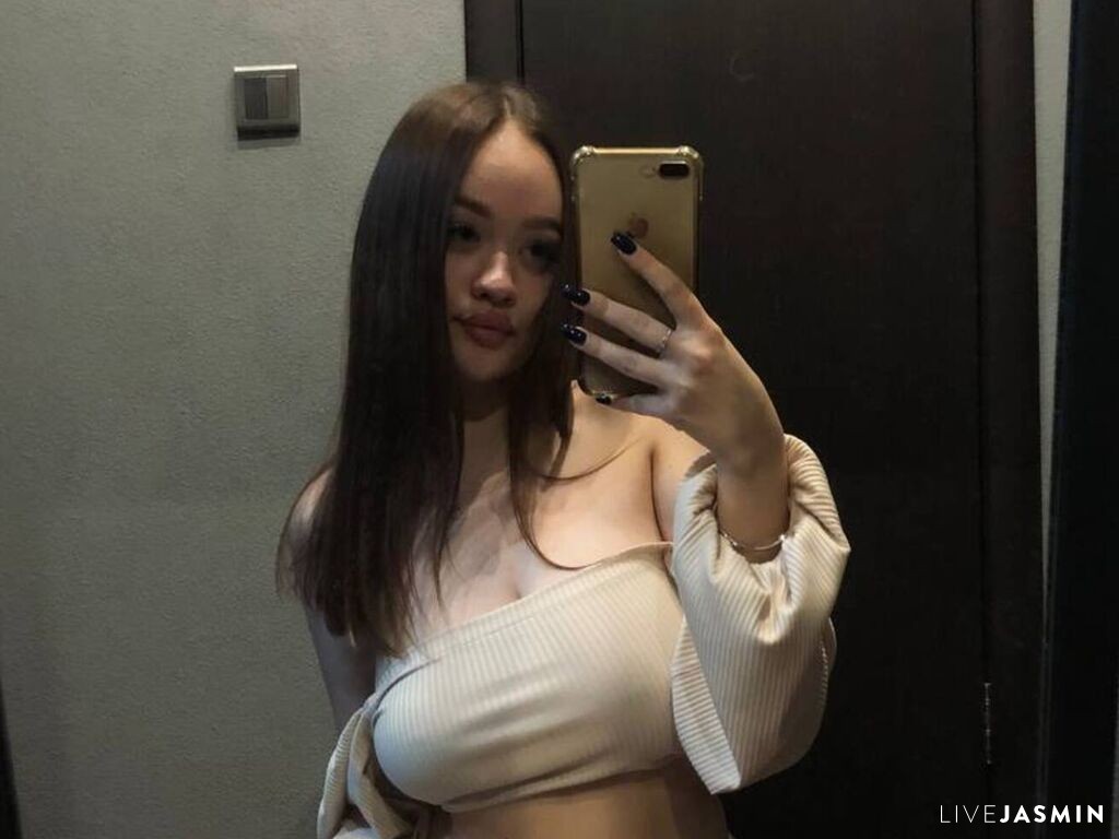 Live cam model SantinaHeikes