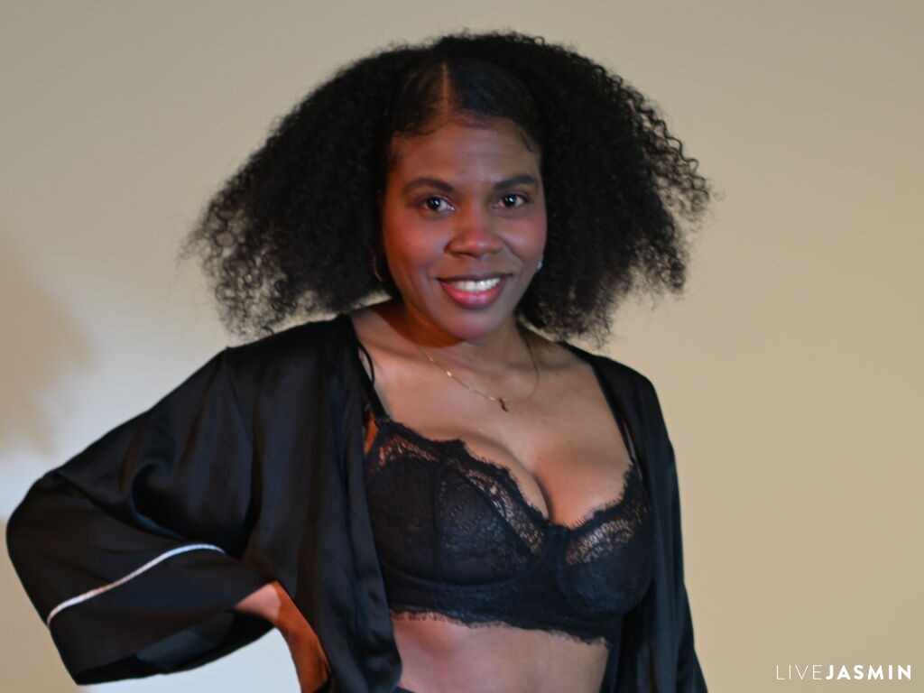 Profile photo for SaraBlackwood