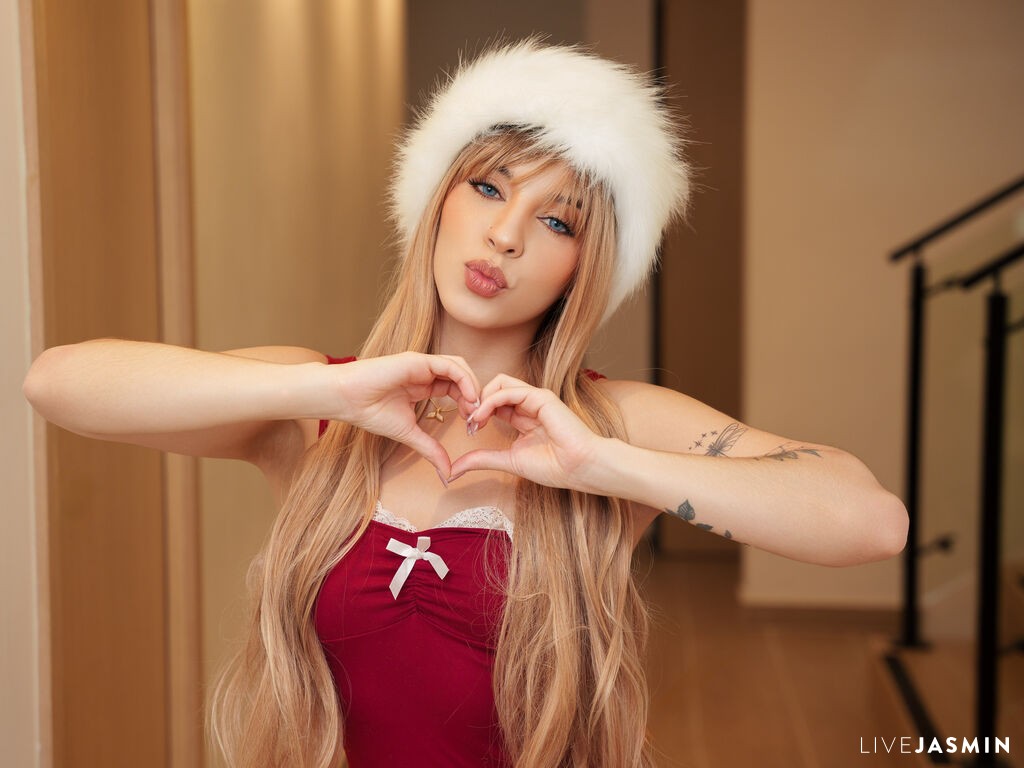 Live cam model SaraIvanoff