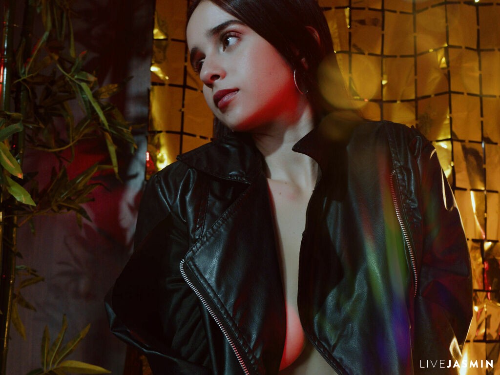 Live cam model SaraMars