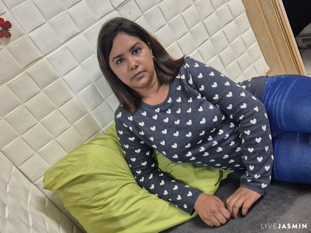 SarahClaus LiveJasmin model profile