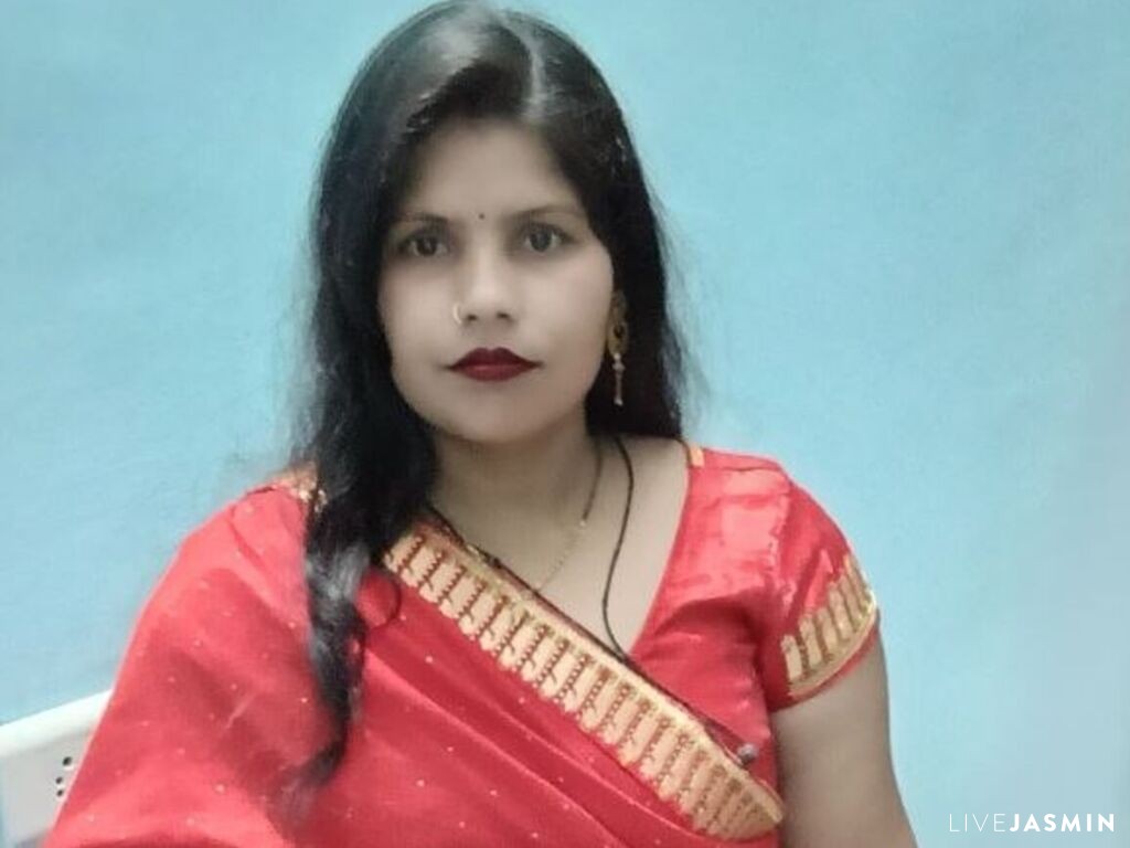 Live cam model SaronLey