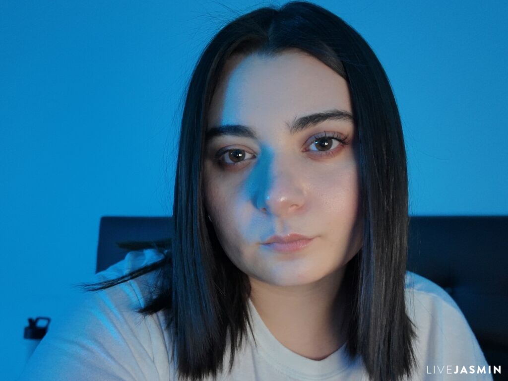 Live cam model SashaMaroon