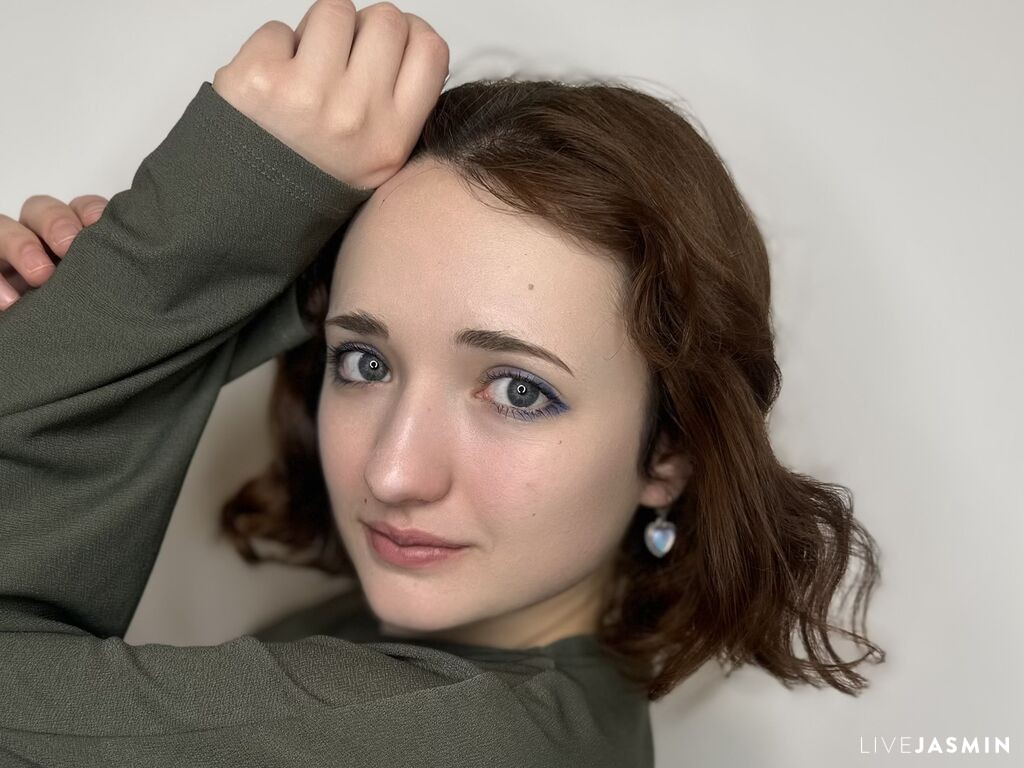 Live cam model SaundraTowler