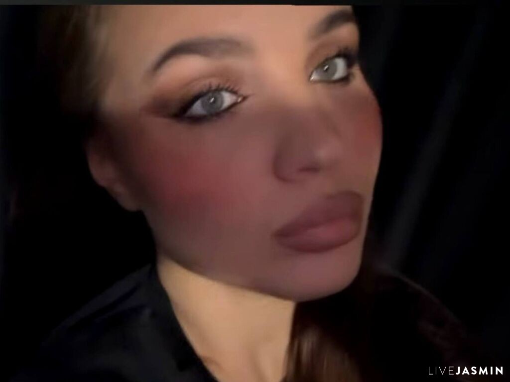 SeemaRedhouse live cam girl profile